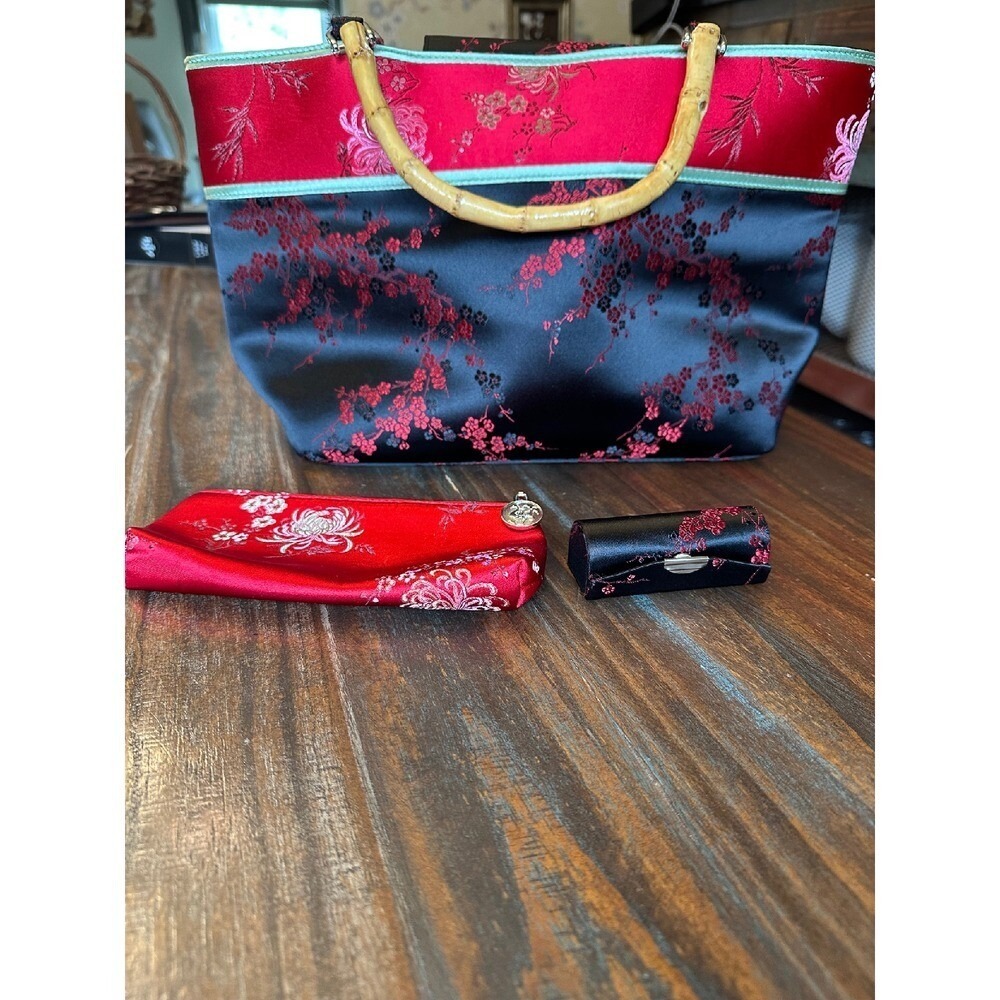 Asian Floral Purse Bamboo Handle Sachtel Red & Black by Yans NY with Accessories - Picture 2 of 15